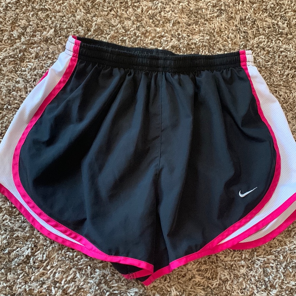 Athletic Nike shorts- black/pink